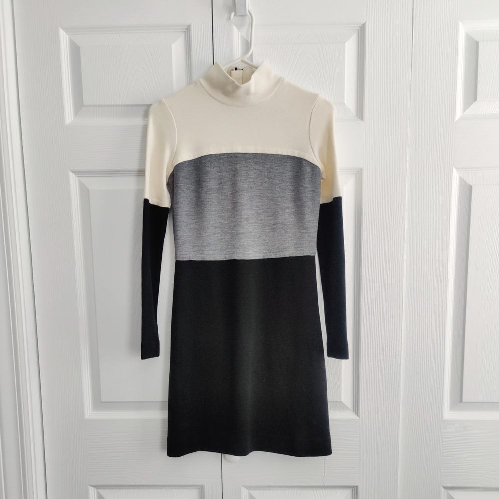 Milly Gray and White Mini Sheath Wool Blend dress Long Sleeves and Mock Neck 0-2